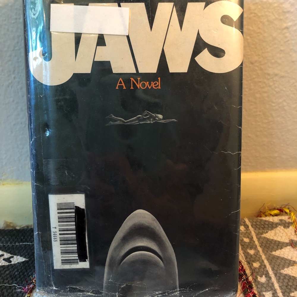 Withdrawn library book Jaws by Peter Benchley